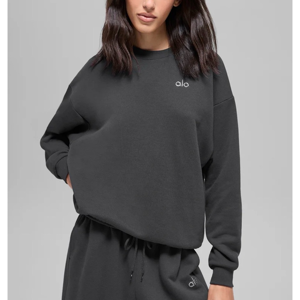SOLD OUT ONLINE Alo yoga accolade crew neck pull over anthracite